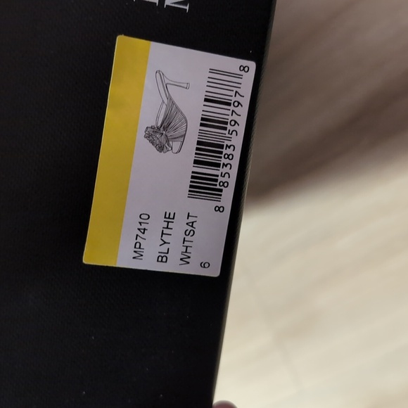 Badgley Mischka Blythe Slide with Floral Detail - Picture 9 of 9